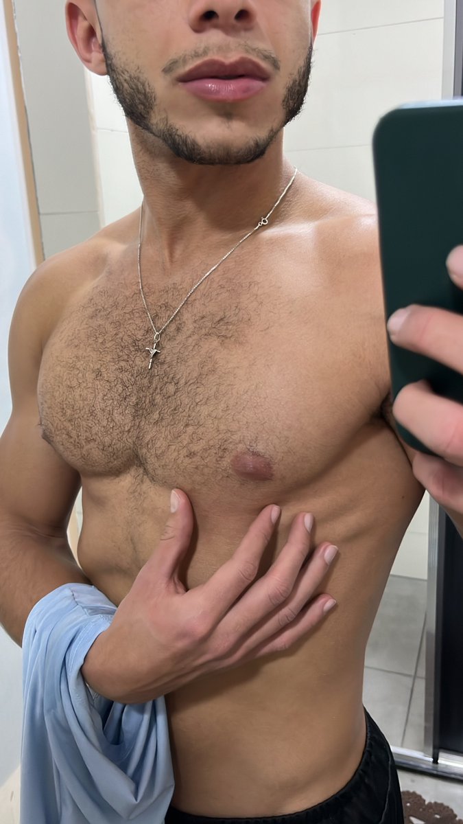 plsaradinho's tweet photo. Treininho de peitoral 🥵 https://t.co/HppQ7np0km