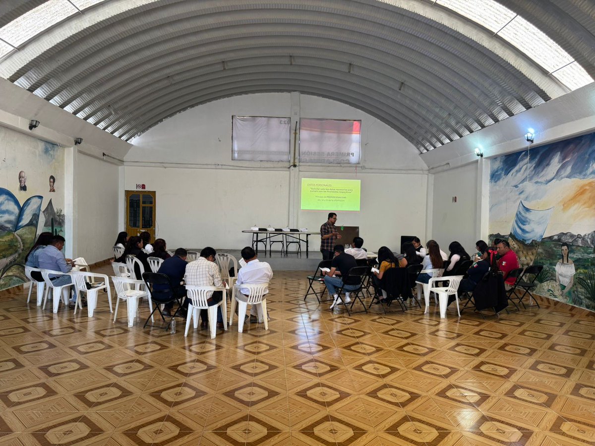 itaih_hidalgo's tweet photo. Para asesorar y acompañar a personas servidoras públicas del #ElCardonal la Comisionada @LizMonribot  brindó una capacitación en materia de #ProtecciónDeDatosPersonales en beneficio de la población y el trabajo del ayuntamiento. #PorUnHidalgoTransparente https://t.co/tCZXSpLeDT