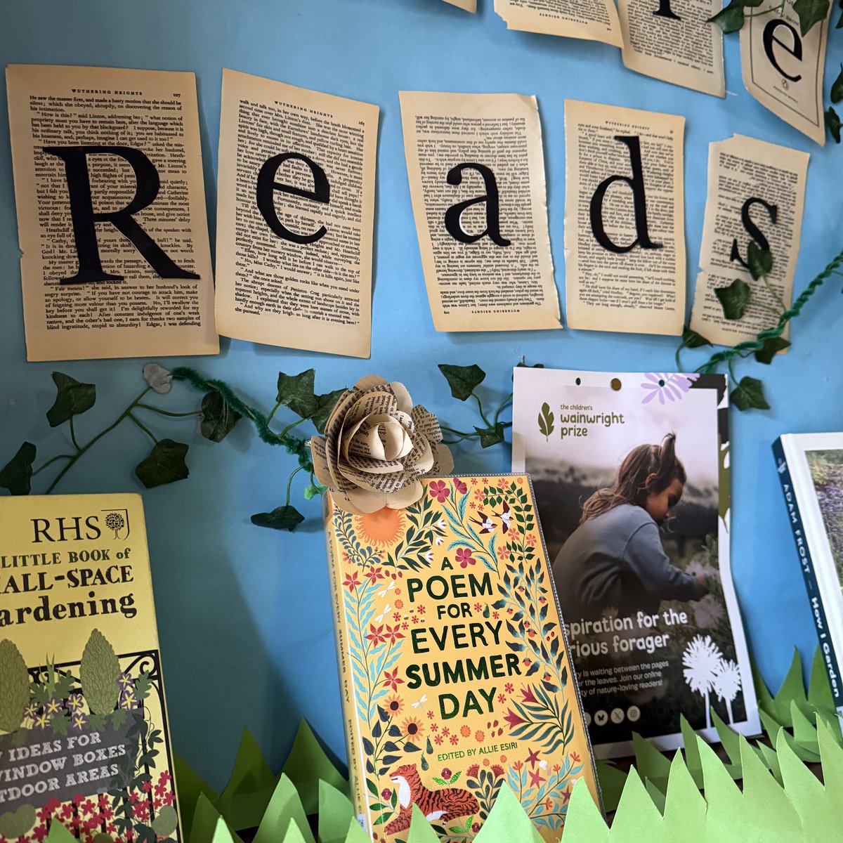 GreenwichLibs's tweet image. We’re exploring nature reads at #ColdharbourLibrary! 🌹 Pop in during library opening hours and be inspired by our new display — there’s lots of books waiting to be borrowed and enjoyed! 📚 #LoveYourLibrary