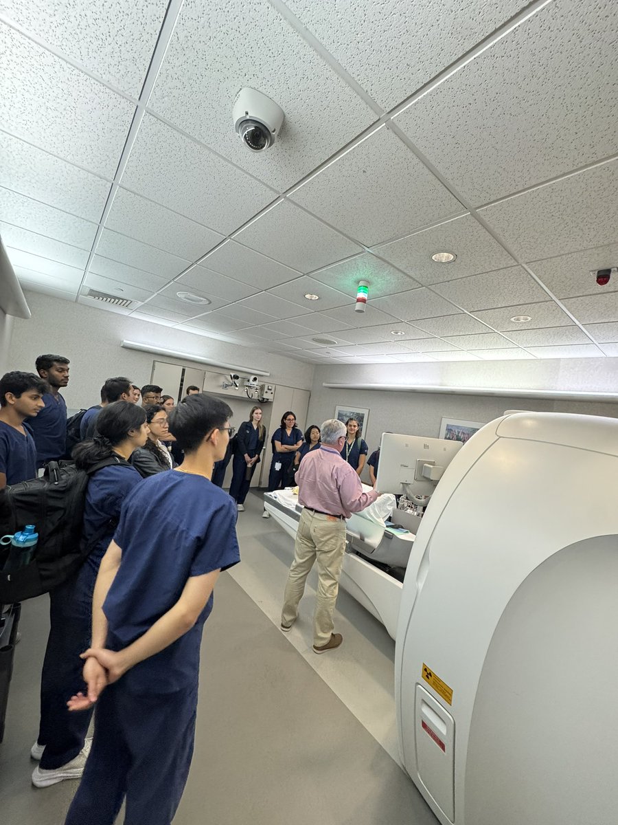 Pitt_NSIG's tweet photo. Second session in the books! Learning from experts in radiosurgery @PittCIGNS Drs. Lunsford and Niranjan. Students learned about the history of stereotactic radiosurgery, visited the vault, and learned how to develop treatment plans

@PittNeurosurg @NitinAgarwalMD @dtfernandesc https://t.co/RehEnTyEYK