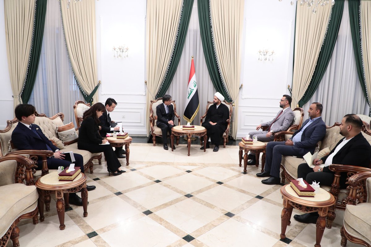 الشيخ الأمين يستقبل السفير الياباني ويؤكد رفضه المطلق للتدخل الخارجي

استقبل الأمين العام لحركة عصائب أهل الحق، سماحة الشيخ قيس الخزعلي، سعادة السفير الياباني في بغداد "أكيرا إندو".
وبحث الجانبان عدداً من الملفات ذات الاهتمام المشترك، حيث أكد الشيخ الخزعلي أن قانون الحشد الشعبي