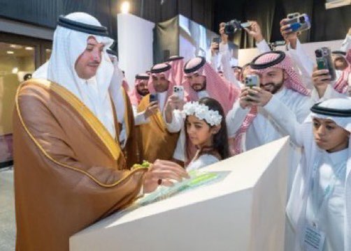 AlahsaCts's tweet photo. برعاية كريمة أفتتاح صاحب السمو الملكي الأمير سعود بن طلال بن بدر ال سعود #محافظ_الأحساء
مساء اليوم الأربعاء 
#معرض_اللومي_الحساوي 2025
بنسختة الثانية بأرض مركز المعارض الدولي بالأحساء

ويستمر من ٢١ أغسطس إلى ٦ سبتمبر ⏰ من 5  إلى 11 مساءً
#صيفك_لومي 🍋‍🟩

زورونا في ركن A45 https://t.co/V26KFzbeGs