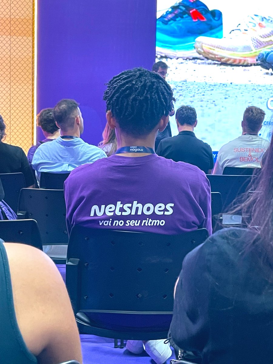 Netshoes's tweet photo. Você piscou e eu estou no Distrito Anhembi acompanhando o #MarketPlaceDay da Netshoes no #ExpoMagalu 💜 https://t.co/5Y3EocFaZo