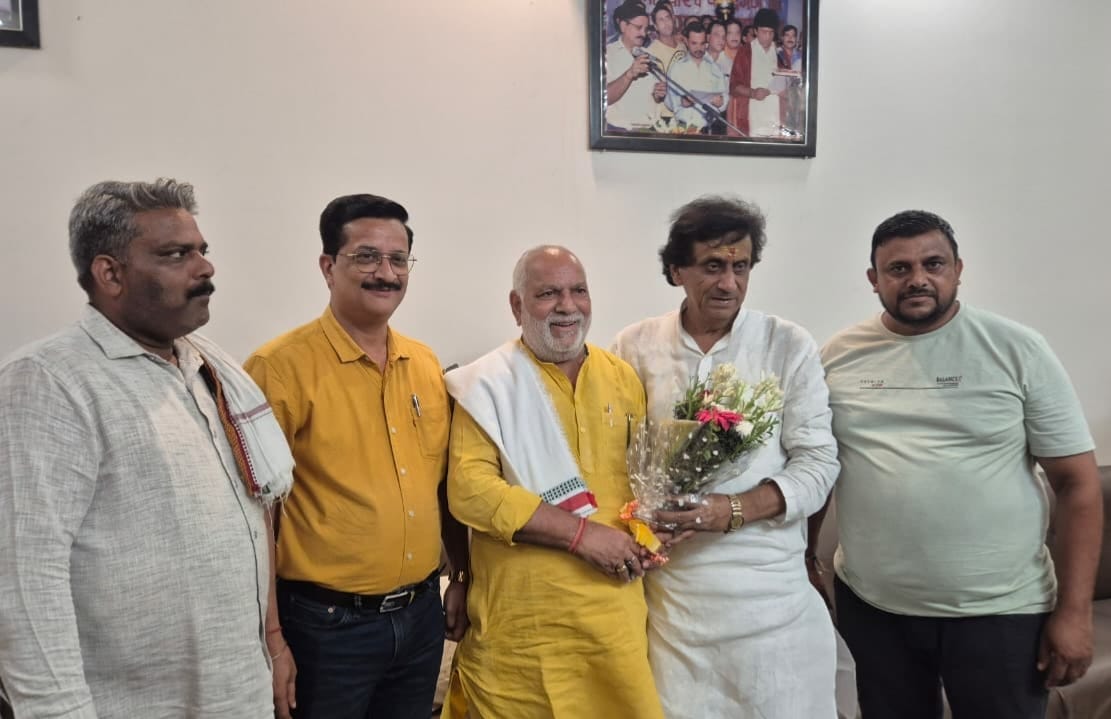 Satyavir Tyagi (@satyvirtyagi) on Twitter photo Bharatiya Janata Party मेरठ के वरिष्ठ नेता #महानगर के प्रथम नागरिक #Meerut के लोकप्रिय #महापौर आदरणीय <a href="/HarikantAhluwa1/">Mayor Harikant Ahluwalia(मोदी का परिवार)</a> जी को जन्मदिन की हृदयतल से बधाई एवं शुभकामनायें!
प्रभु श्री राम जी आपको उत्तम स्वास्थ्य,यश,कीर्ति एवं दीर्घायु प्रदान करें!
#हरिकान्तअहलुवालिया <a href="/BJP4UP/">BJP Uttar Pradesh</a> Bharatiya Janata Party मेरठ के वरिष्ठ नेता #महानगर के प्रथम नागरिक #Meerut के लोकप्रिय #महापौर आदरणीय <a href="/HarikantAhluwa1/">Mayor Harikant Ahluwalia(मोदी का परिवार)</a> जी को जन्मदिन की हृदयतल से बधाई एवं शुभकामनायें!
प्रभु श्री राम जी आपको उत्तम स्वास्थ्य,यश,कीर्ति एवं दीर्घायु प्रदान करें!
#हरिकान्तअहलुवालिया <a href="/BJP4UP/">BJP Uttar Pradesh</a>