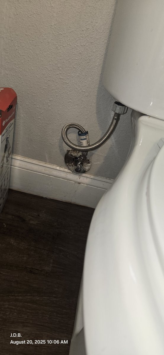 fix_it42931's tweet image. 🚰🔧 When a DIY fix turns into a bigger issue, we’ve got it covered. New angle stop installed ✅ No leaks, no worries. #PlumbingDoneRight #NoMoreLeaks