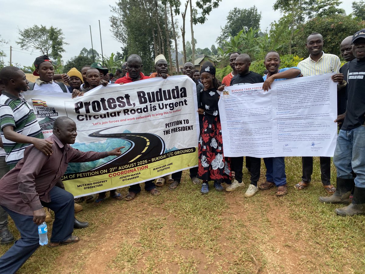 _WetsetseEsther's tweet photo. Today I joined the rest of my people in a peaceful protest against the bad roads 

Our protest was against the Bad roads especially the Bubulo-Bududa Circular Road. The government has ignored us for so long even after promising to work on the road. 
#BududaDeservesBetter 
#Bududa https://t.co/IQXBvTbjYv