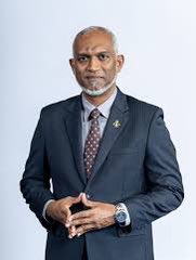 waddey_'s tweet photo. ކުރިން ދަންނަނީ ނުކިޔަވާ ޖާހިލުން.
މިހާރު ދިވެހިންނަށް ފެނިއްޖެ ކިޔަވައިގެންވެސް ޖާހިލުން ތިބޭކަން. މުކައްބައެއް ބައްޓަމަށަ ދެއަތްތިލަ އަތުރައިގެން ހުއްޓަކަސް އަދި ބޮލުގައި ކަމެއް ނުހުންނަކަން ވެސް. https://t.co/TGds4DC8zu