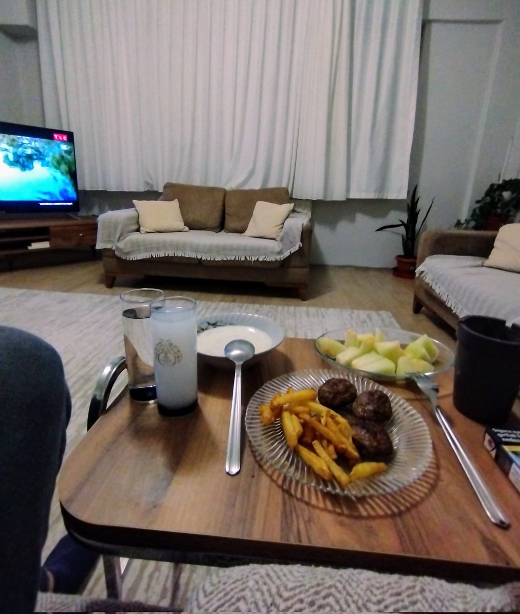 O mevzuda ki bahisi geçen reyonları beqlerkene..🙄
Bir aptal aynı yerden kaç kez zilkilir kaçıncıda aklı başına gelir...?

#Sağlığa 🥛
