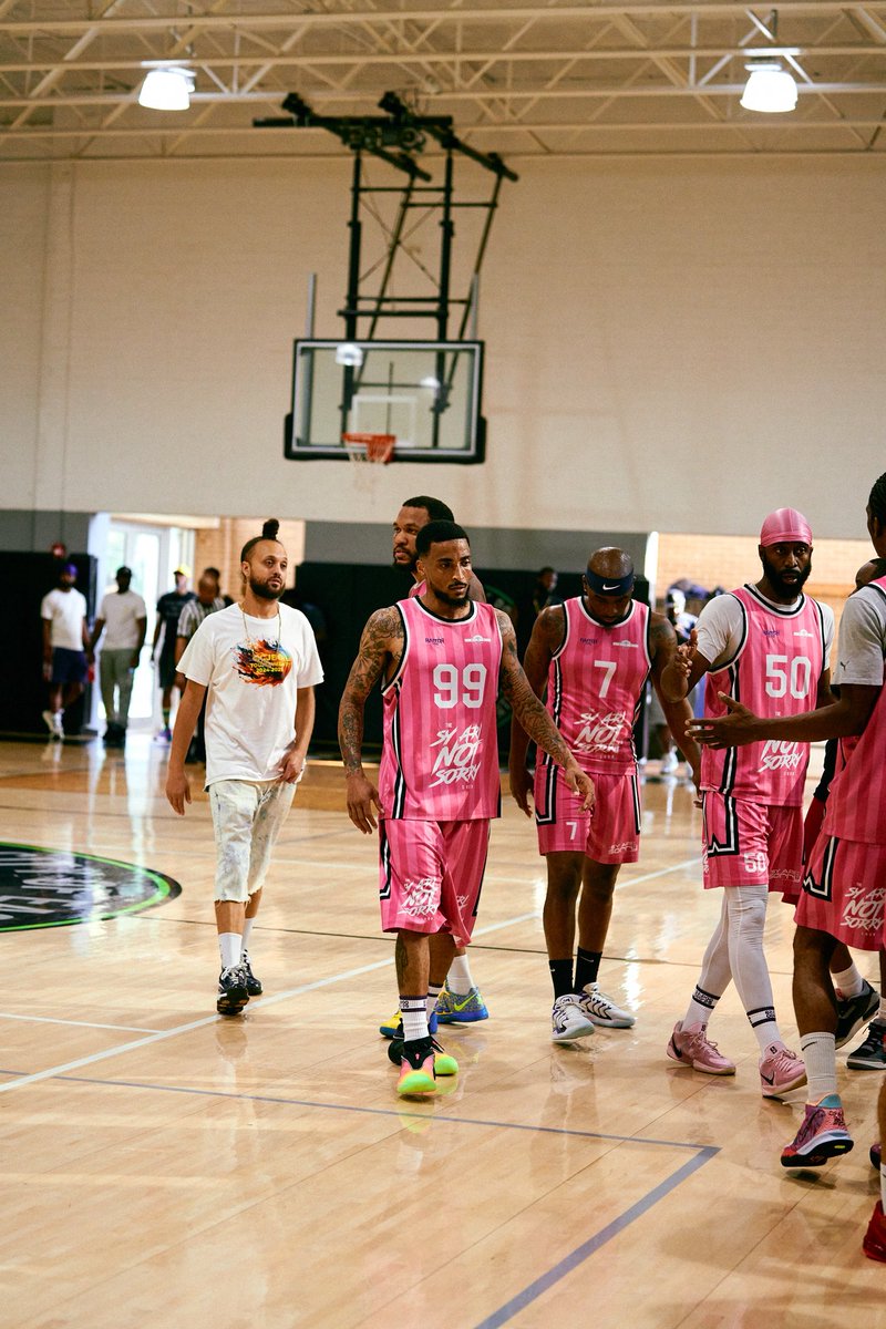 SyAriNotSorry's tweet photo. Word in the streets is... #thesyarinotsorryshow is the hottest hoop team in the city‼️Must see TV‼️What city or league should we hit next⁉️ @TheSyAriNSShow
📸 @ChaseGozy
Next game this sunday 8/24 @ 2:30PM
1431 Norman Berry Dr https://t.co/3IwaFZBX86