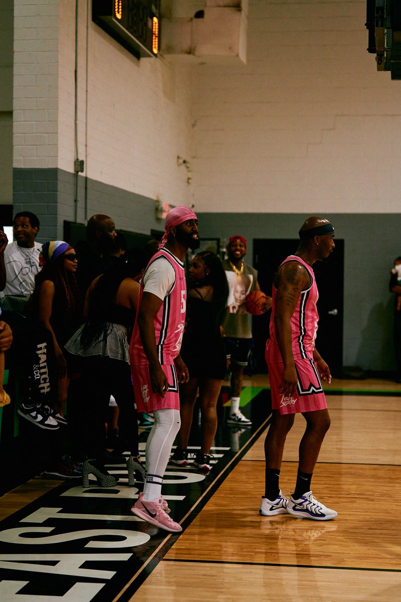 SyAriNotSorry's tweet photo. Word in the streets is... #thesyarinotsorryshow is the hottest hoop team in the city‼️Must see TV‼️What city or league should we hit next⁉️ @TheSyAriNSShow
📸 @ChaseGozy
Next game this sunday 8/24 @ 2:30PM
1431 Norman Berry Dr https://t.co/3IwaFZBX86