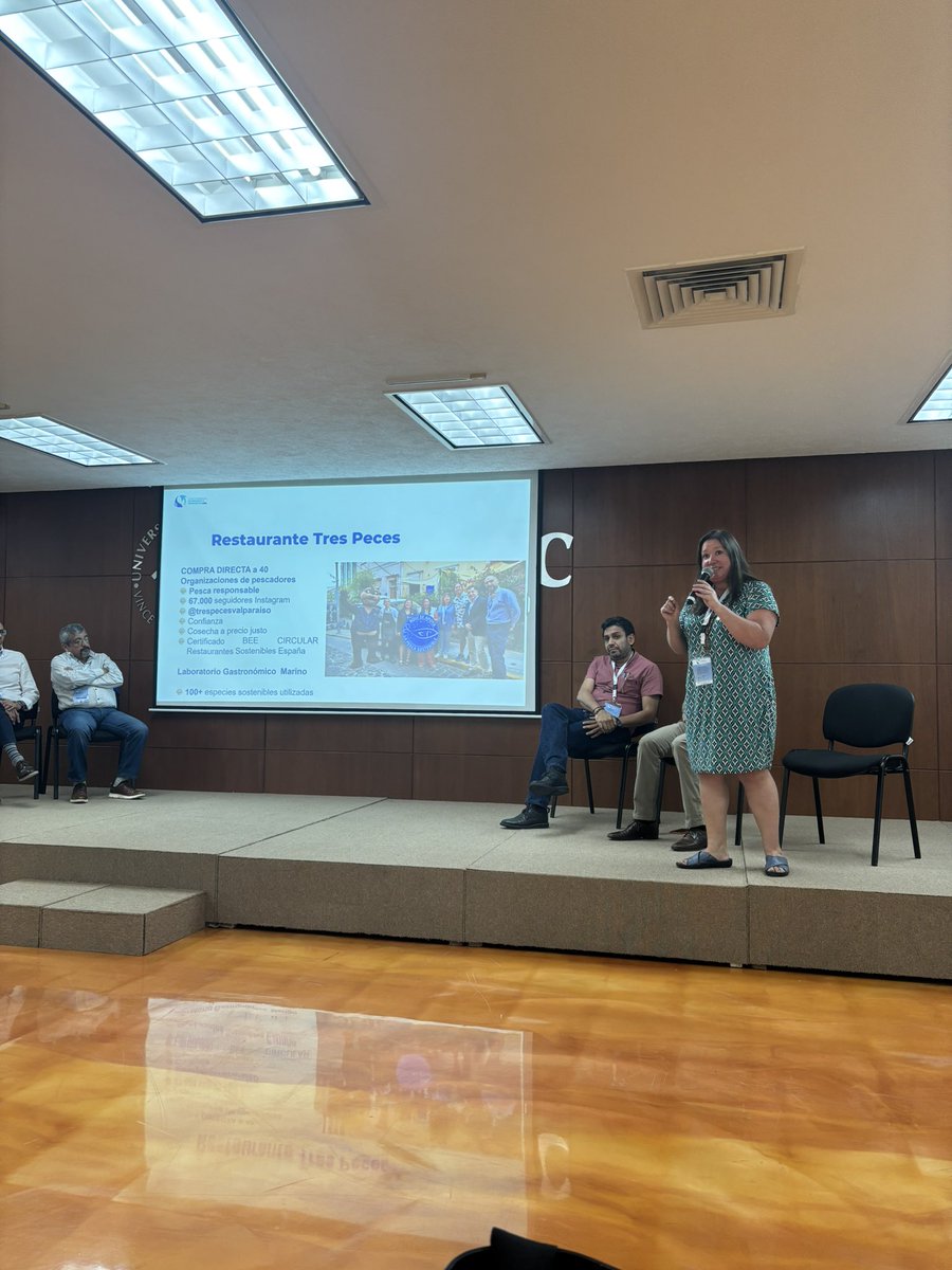 Las conversaciones sobre #alimentosazules en #forodeeconomiaoceanica <a href="/imipas/">LathifSKB495</a>, sumamente enriquecedoras <a href="/trespecescl/">TresPeces Valparaíso</a>