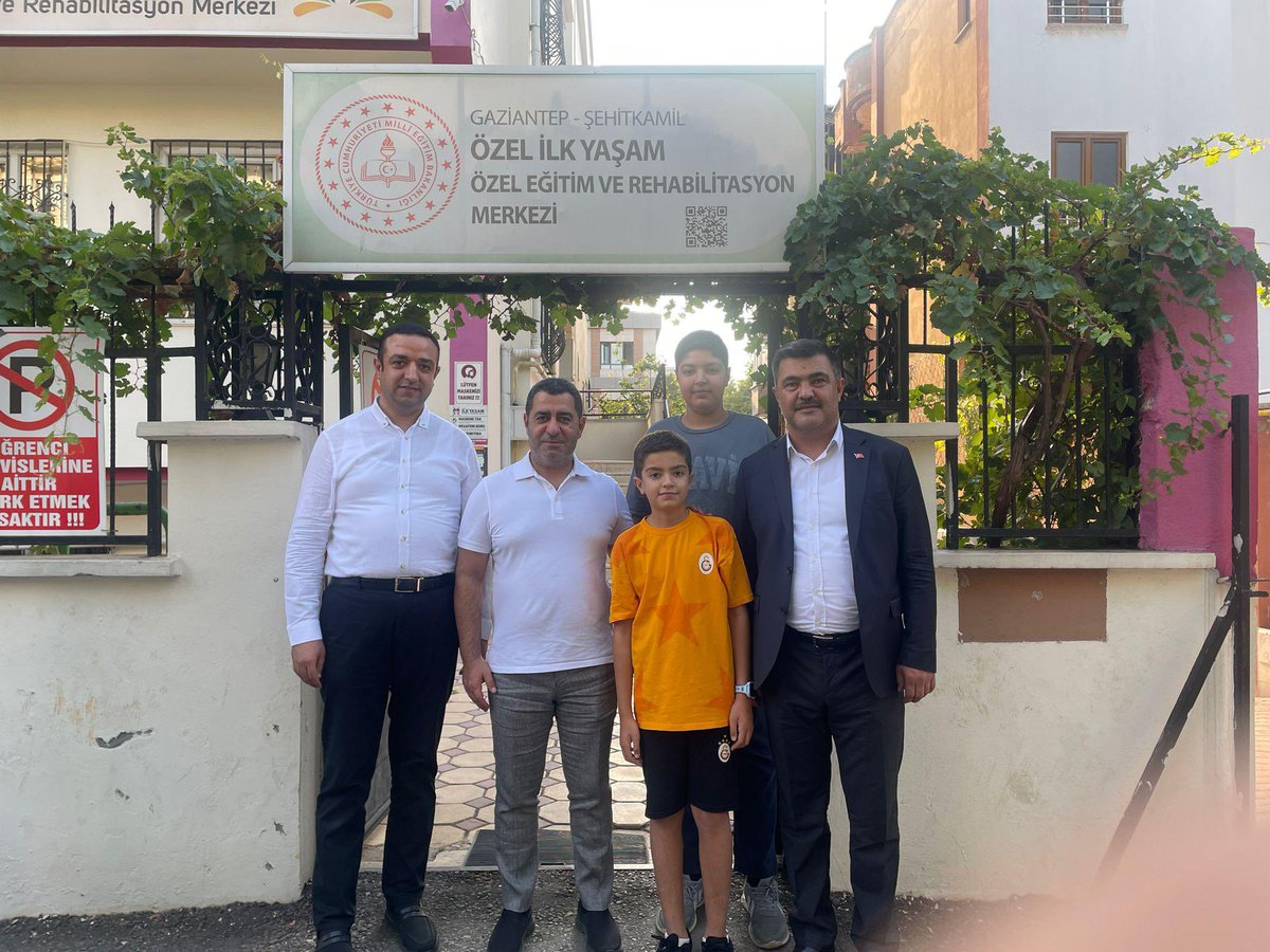 BBozgeyik_27's tweet photo. Şahinbey 📍

Eski Gençlik Kolları Başkanımız ve eski Şahinbey Belediye Meclis Üyemiz Bekir Aslan’ı, sahibi olduğu İlk Yaşam Özel Eğitim Merkezi’nde ziyaret ettik.

Nazik misafirperverliği için teşekkür ediyor, çalışmalarında başarılar diliyorum.

@AkSahinbey_27 
@BekirASLAN27 https://t.co/xZqXQxWLss
