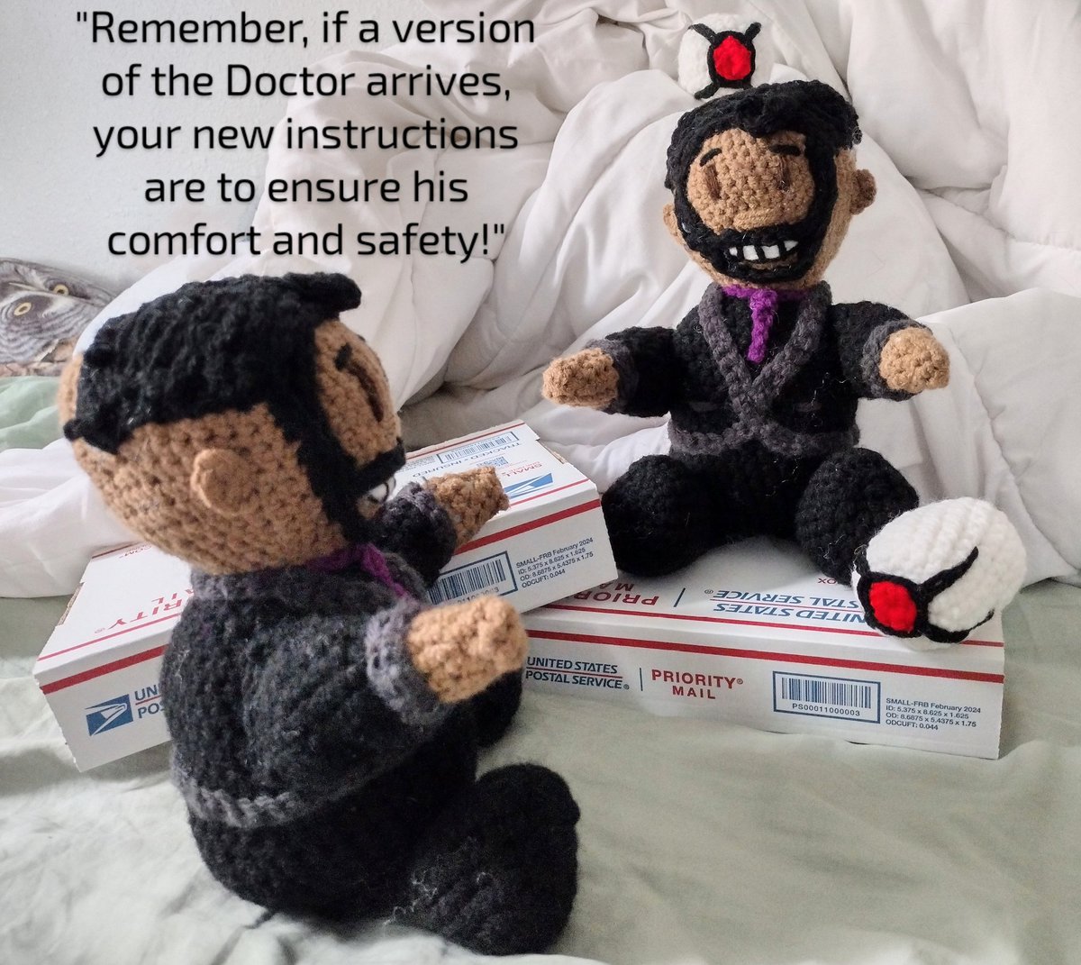 A crochet #AgentStone has been given his new orders before being shipped off, but it looks like the original Stone has some orders of his own! (If you want your own, be sure to check out my shop: ko-fi.com/s/4245eb6785 ) #stobotnik #crochet