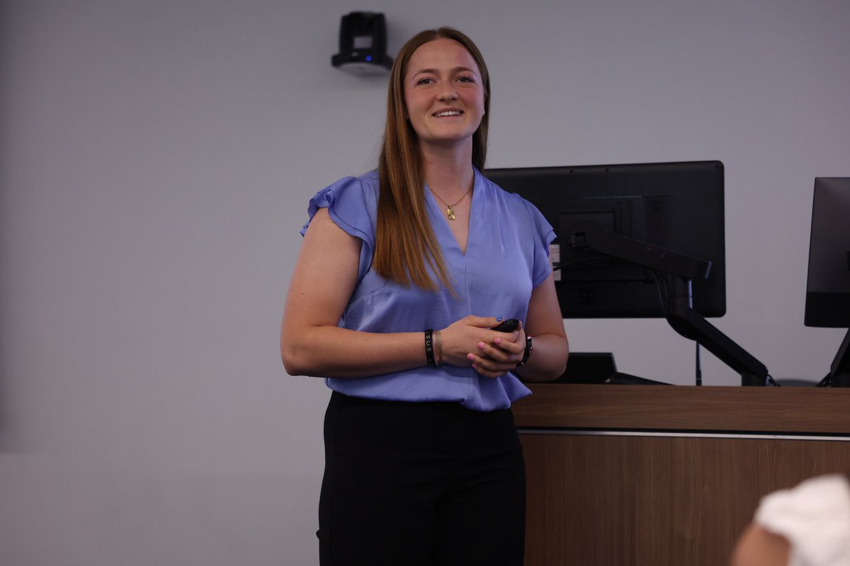 GatorsExp's tweet photo. Officially wrapped up Gators Lead Global: Dominican Republic with student-athlete presentations highlighting their biggest takeaways and how theyβll carry this experience into their future. Thanks for following the journeyβ¦ same time, next year! ππ©π΄ #GatorsLead https://t.co/64lqglnjr9