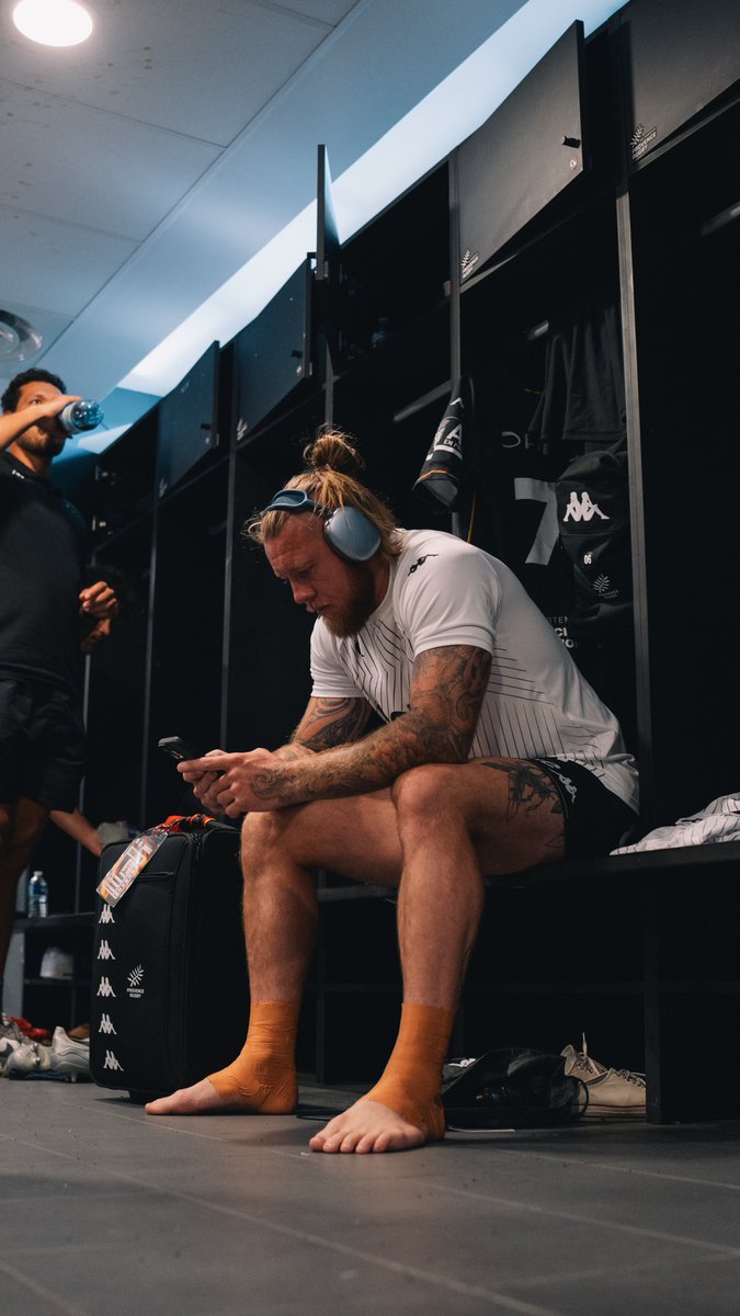 ProvenceRugby's tweet image. H-30' 🔥| Nos joueurs sont actuellement à l'échauffement et évolueront devant plus de... 6.000 personnes ce soir !

Rendez-vous ici pour suivre le live texte x.com/ProvenceRugby