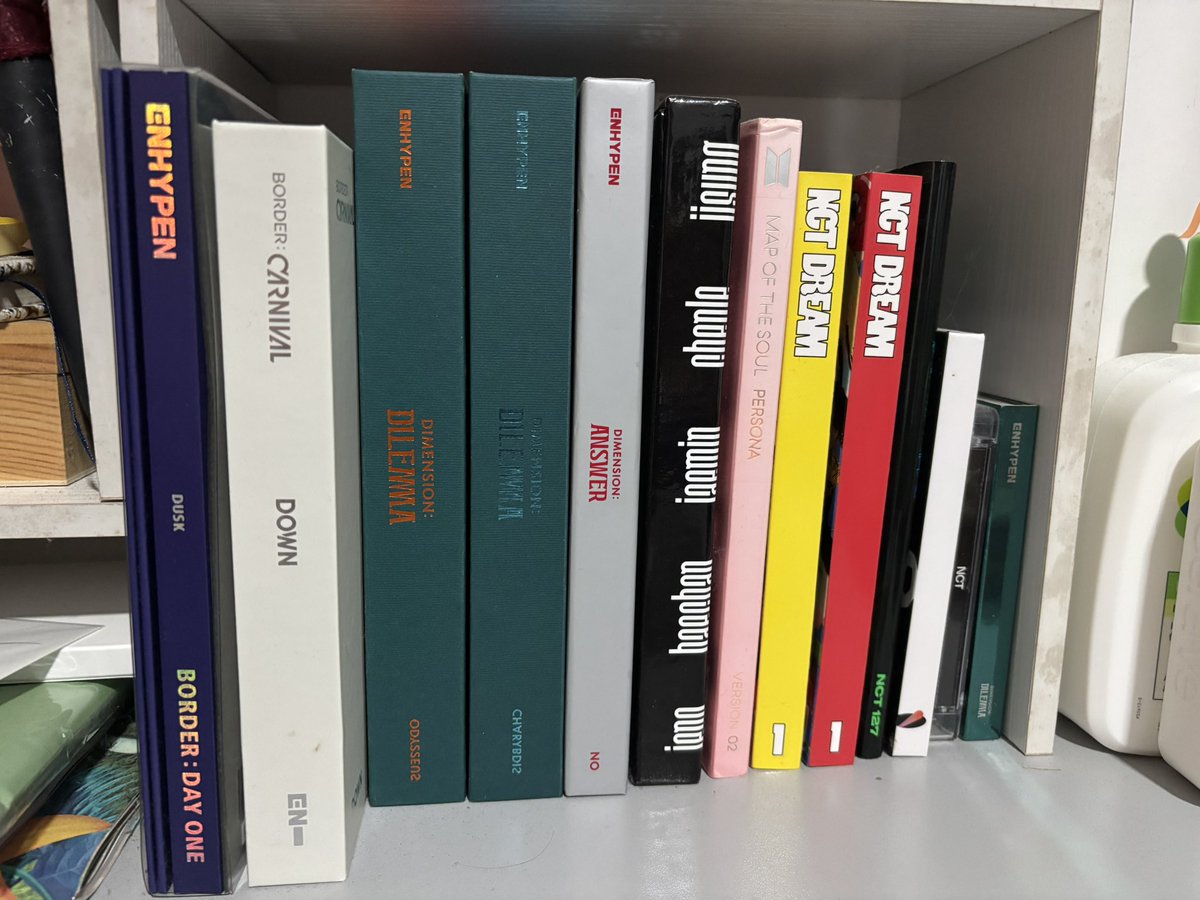 mnltrac's tweet photo. hello, planning to sell all of my albums 🥹 need ko ng funds for my tuition fee huhu ayaw q na maging pabigat sa parents ko 😞 https://t.co/DHJde0b9Lw