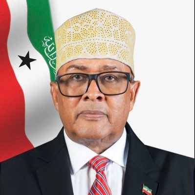 bidhaanDahir's tweet photo. Somaliland president Abdirahman Irro calls for US President DONALD TRUMP to be awarded the NOBLE PEACE PRIZE @realDonaldTrump @WhiteHouse @washingtonpost https://t.co/QyBL1rosIF