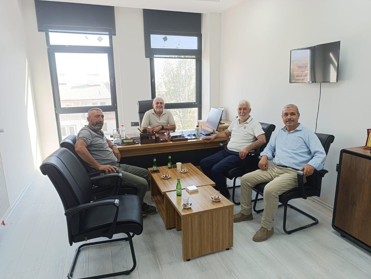 İlimizin çalışkan ve başarılı bürokratlarından Çevre, Şehircilik ve İklim Değişikliği İl Müdürü Sn. Fatih Önalan, Müdür Yardımcısı Sn. Şafak İspirgil ve Yerel Yönetimler Şube Müdürü Sn. Veysel Ayıkpehlivan’ı ziyaret ettim.