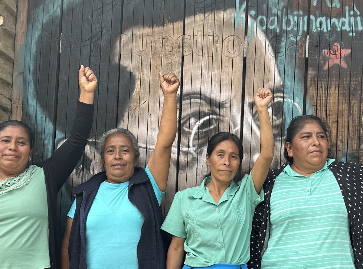 #Vámonos a Boca del Río, Veracruz, por los amparos para la comunidad de Eloxochitlán de Flores Magón. 

🎶🎙️🎤Al “Festival ÉNNÁ (nuestra palabra) + Cumbia.”

🗓️ 2 de septiembre 2025.
Informes: 55 8572 4758

#LibertadParaEloxochitlán
#AmparoYa