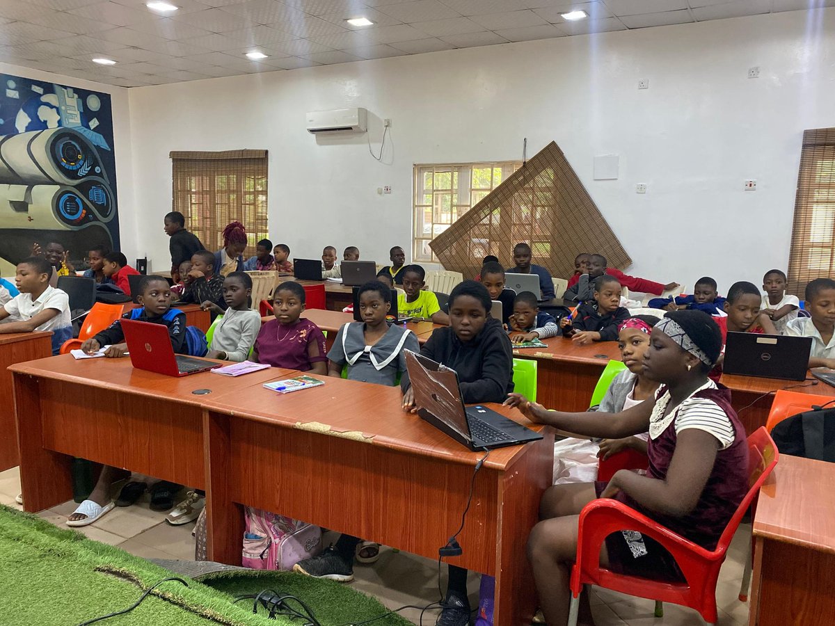 _BroVictor's tweet photo. Honestly, teaching kids and teens new things isn’t easy 😩. They learn at different paces, and managing 60+ at once is a real challenge 😂. Big respect to all teachers and parents investing in tech skills this summer! Time for paracetamol, ready to go again tomorrow 💪 https://t.co/cTXeWrgi7A