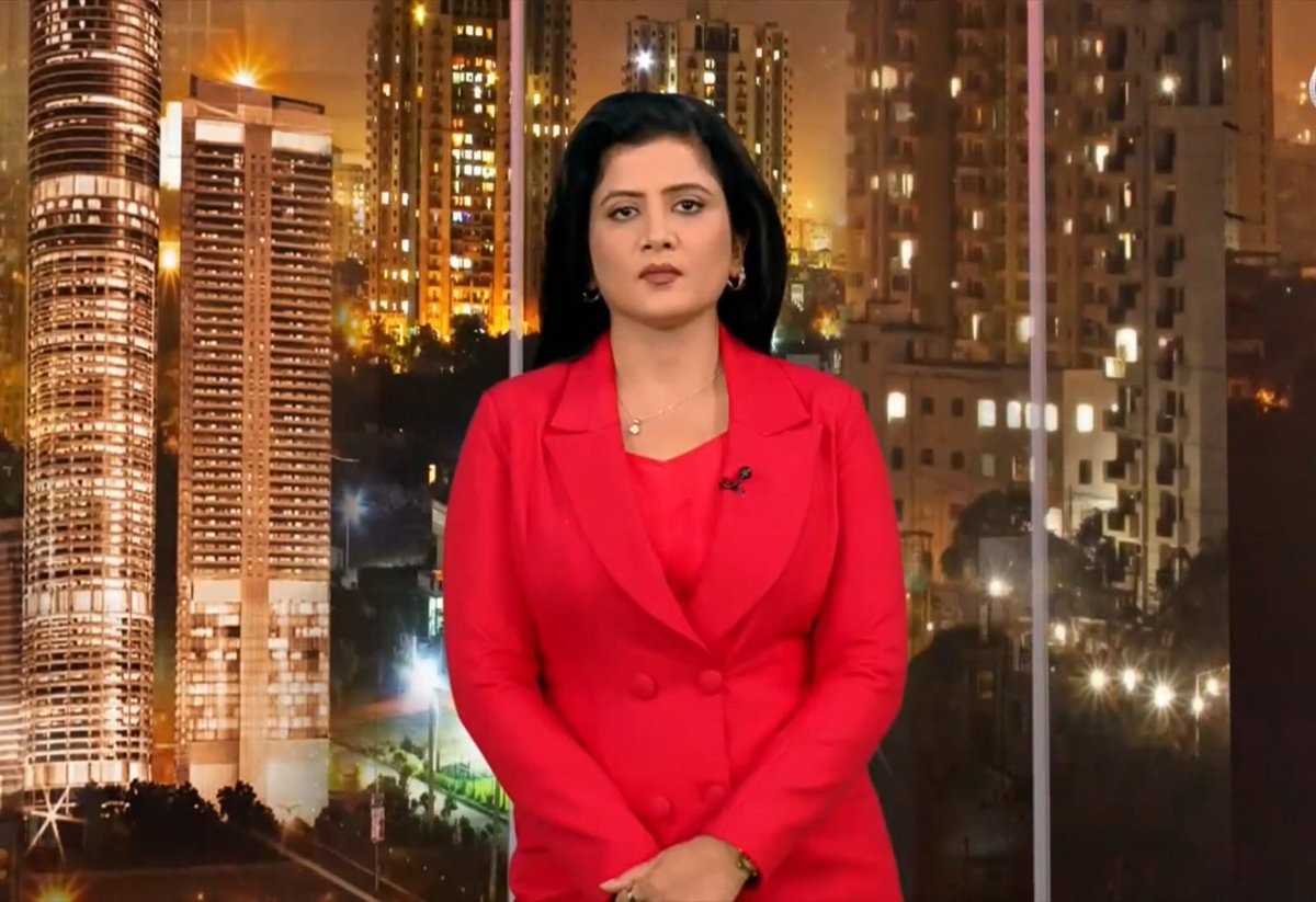 TARUNMI24's tweet photo. #Thursday
♥️♥️♥️ #redoutfit ❤️❤️#aajtak #9BajGaye #EkAurEkGyarah #LunchBreak #thursdayvibes #KhabreinAsardar #Shankhnaad #Vishesh #Khabardar #makingmorningbeautiful #redlooks #prfect #Vishesh #Shankhnaad @nehabatham03 Didi 🙏🧿😊❤️❤️❤️ https://t.co/KPKmf5znIK