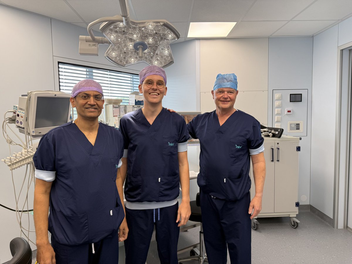 Daarna bezocht ik Medische Kliniek Velsen. Een zelfstandig behandelcentrum met de technologie van een topziekenhuis. 

ZBC’s worden vaak weggezet als ‘geldgedreven’, maar ik zag vandaag een kliniek wat complexe zorg levert én het zorggeld terug investeert in zorgkwaliteit.