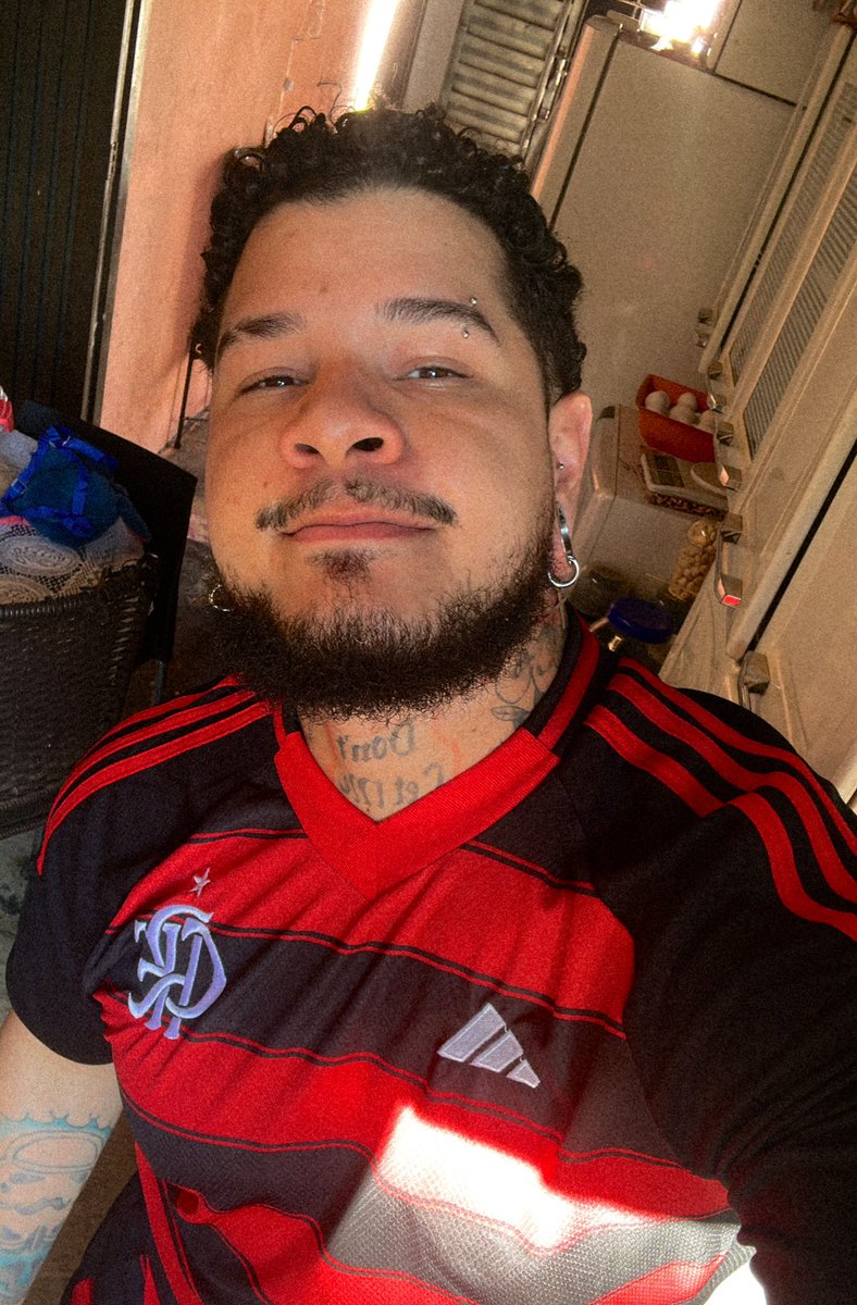 AGUzinho's tweet photo. Comprei uma! 🔴⚫️ https://t.co/MCRibyqQg6