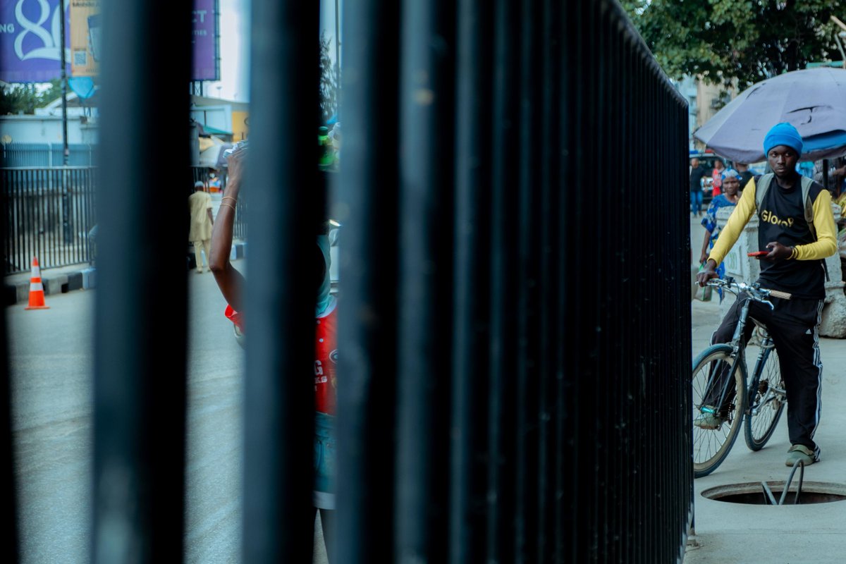 officialijohn's tweet image. Celebrated World Photography Day at CMS📸✨
Thanks to @combingthestreets for bringing photographers together to tell stories through our lenses. Every frame holds a voice from the street.

📸 @officialijohn

#combingthestreets #worldphotographyday #photography #streetphotography