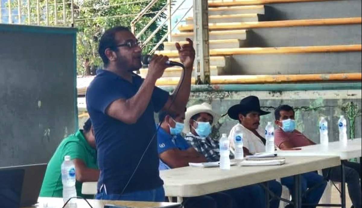 Deja Vidulfo Rosales Sierra el Centro de Derechos Humanos "Tlachinollan", y la representación legal de padres y madres de los 43 desaparecidos de #Ayotzinapa, fue invitado por Hugo Aguilar a colaborar en la SCJN...
