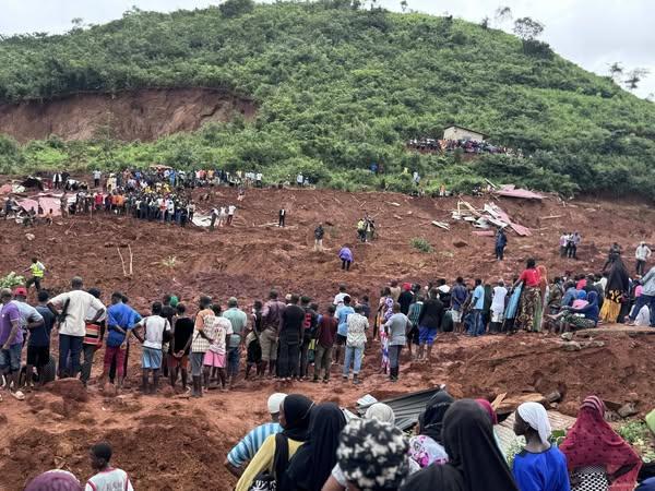 ⭕️ Glissement de terrain à Manéah : des familles entières portées disparues

is.gd/2IR1cd