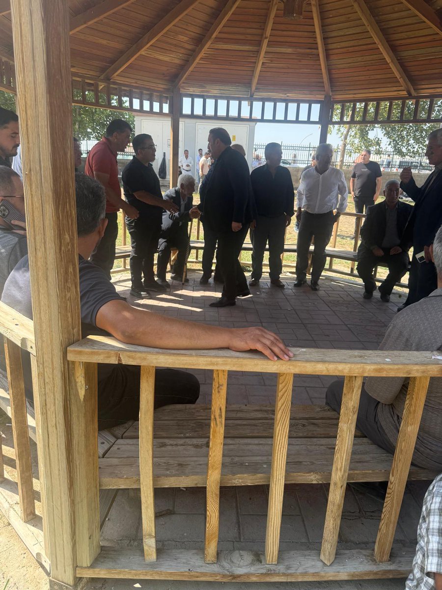 İlçe Başkanımız Sn. <a href="/OndilKenan/">KENAN ÖNDİL</a> beraberinde bulunan heyetimiz ile birlikte bugün Van Bölge Eğitim ve Araştırma Hastanesinde tedavi görmekte olan hastaları ziyaret ettiler. Hastane Başhekimimiz Sn. Remzi Sarıkaya'ya ve kıymetli ekibine ilgi ve alakaları hasebiyle teşekkür ediyoruz