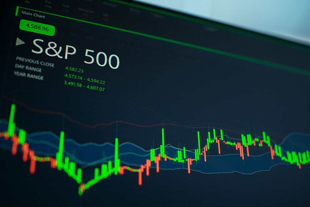 Luis Serrano (@luisdaserrano) on Twitter photo Un puesto de bolsa dominicano ( <a href="/UnitedCapitalDR/">United Capital</a>) lanzó bonos que simulan el rendimiento del S&P 500 de Estados Unidos pero:
¿Cómo funcionan? ¿Qué tasa de interés pagan? ¿En qué moneda están?
Te lo explico: Un puesto de bolsa dominicano ( <a href="/UnitedCapitalDR/">United Capital</a>) lanzó bonos que simulan el rendimiento del S&P 500 de Estados Unidos pero:
¿Cómo funcionan? ¿Qué tasa de interés pagan? ¿En qué moneda están?
Te lo explico: