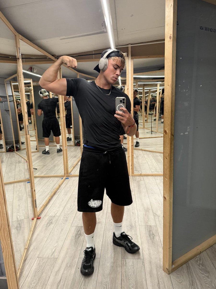 masterchad17's tweet photo. Who wants to play 💰 https://t.co/E5xpEy8kqr