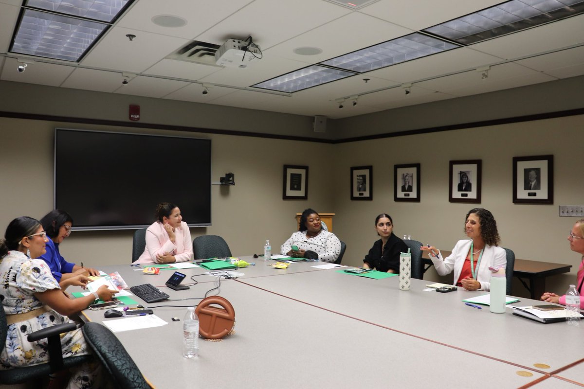 Met with Oakland County leaders to tackle housing, health care, and home repair access. We discussed how cross-government partnerships can strengthen public health and ensure affordable, safe homes for families across our district.