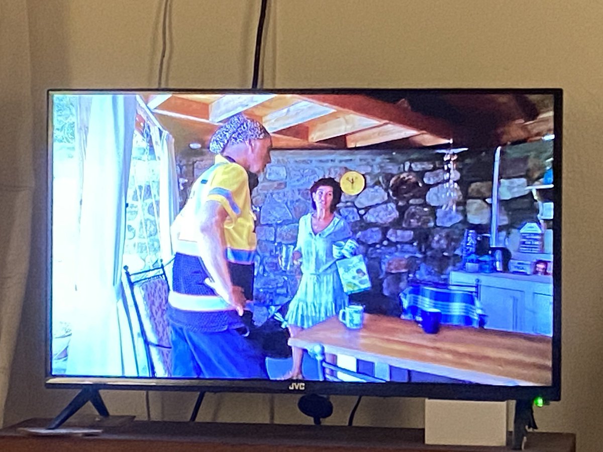 Je bent 60 en je kleed je als ‘Ernst, Bobbie en de rest. 
#benbvolliefdevooruit #benbvolliefde