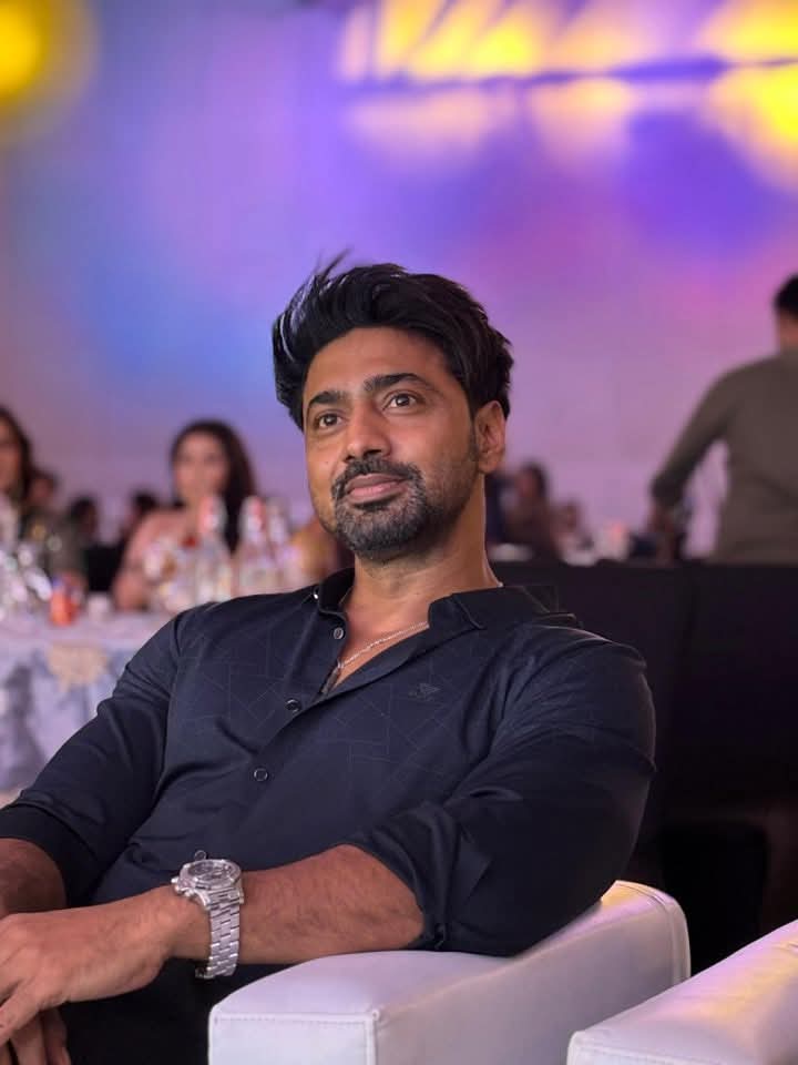 cine_kolkata's tweet image. Megastar #Dev graces the launch of the new channel #ZeeBanglaSonar 🔥

#MegastarDev #Tollywood #celebritynews #siticinema #viralreels #trending #cinekolkata