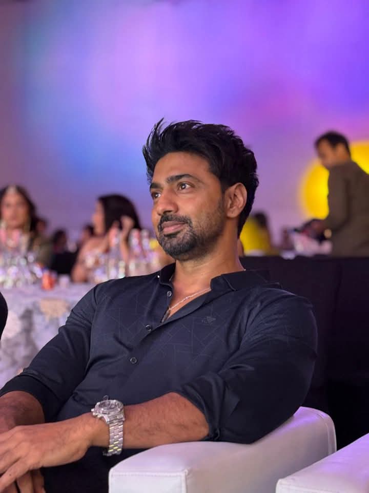 cine_kolkata's tweet image. Megastar #Dev graces the launch of the new channel #ZeeBanglaSonar 🔥

#MegastarDev #Tollywood #celebritynews #siticinema #viralreels #trending #cinekolkata
