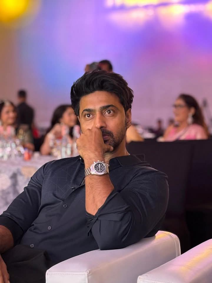 cine_kolkata's tweet image. Megastar #Dev graces the launch of the new channel #ZeeBanglaSonar 🔥

#MegastarDev #Tollywood #celebritynews #siticinema #viralreels #trending #cinekolkata