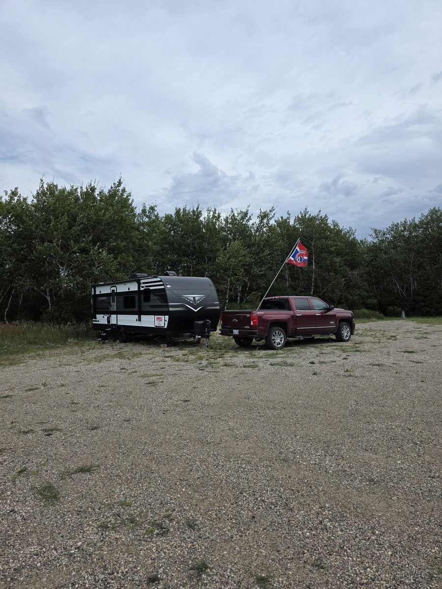Sholi2000's tweet photo. Habs colors flying high, all set up at CFB Shilo, 2 PPCLI, for the Battle of Medak Pocket Open which is tomorrow but wanted to get in a practice round on one of the best courses in Western Manitoba.....#ShiloGolf #PPCLI #2VP #InfantryVeterans #OldVetsNeverDie https://t.co/ANWdRLynp7