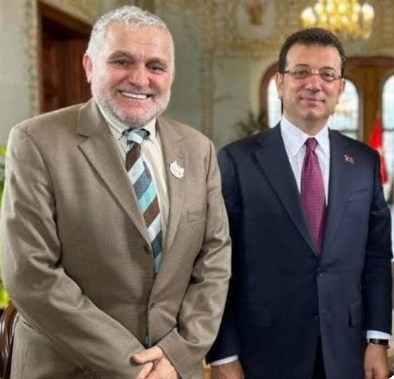 Ruşen Çakır patronunun yanında...

Ne yazayım abime.?😀