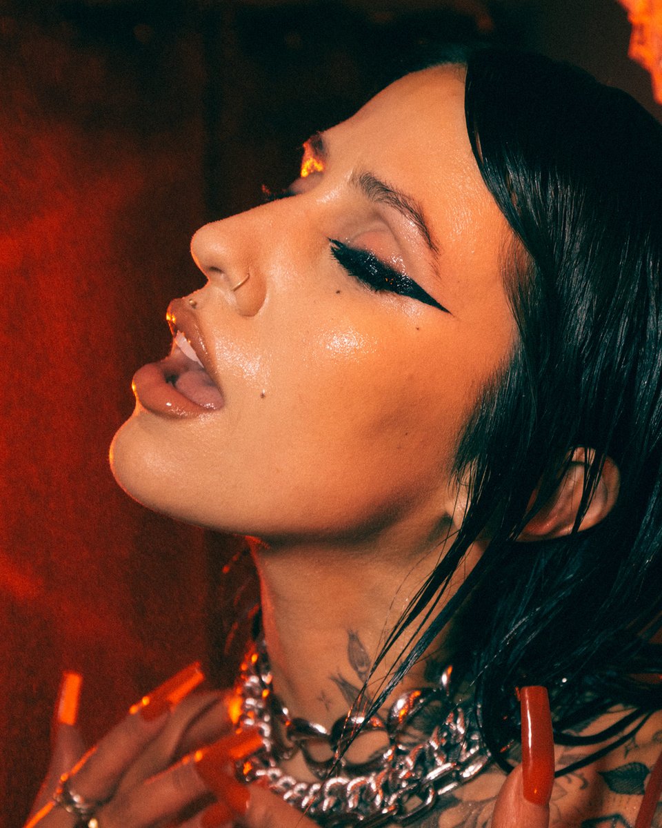 aestheticized's tweet image. SUPPORT ADDED!!! DEV will be opening our 6arelyhuman show! The L.A.-based singer / rapper / songwriter blends pop, hip-hop and electronic dance music with catchy hooks, playful lyrics and effortlessly cool style. Grab your tickets now y'all ----&amp;gt; 6arelyhuman25.eventbrite.com