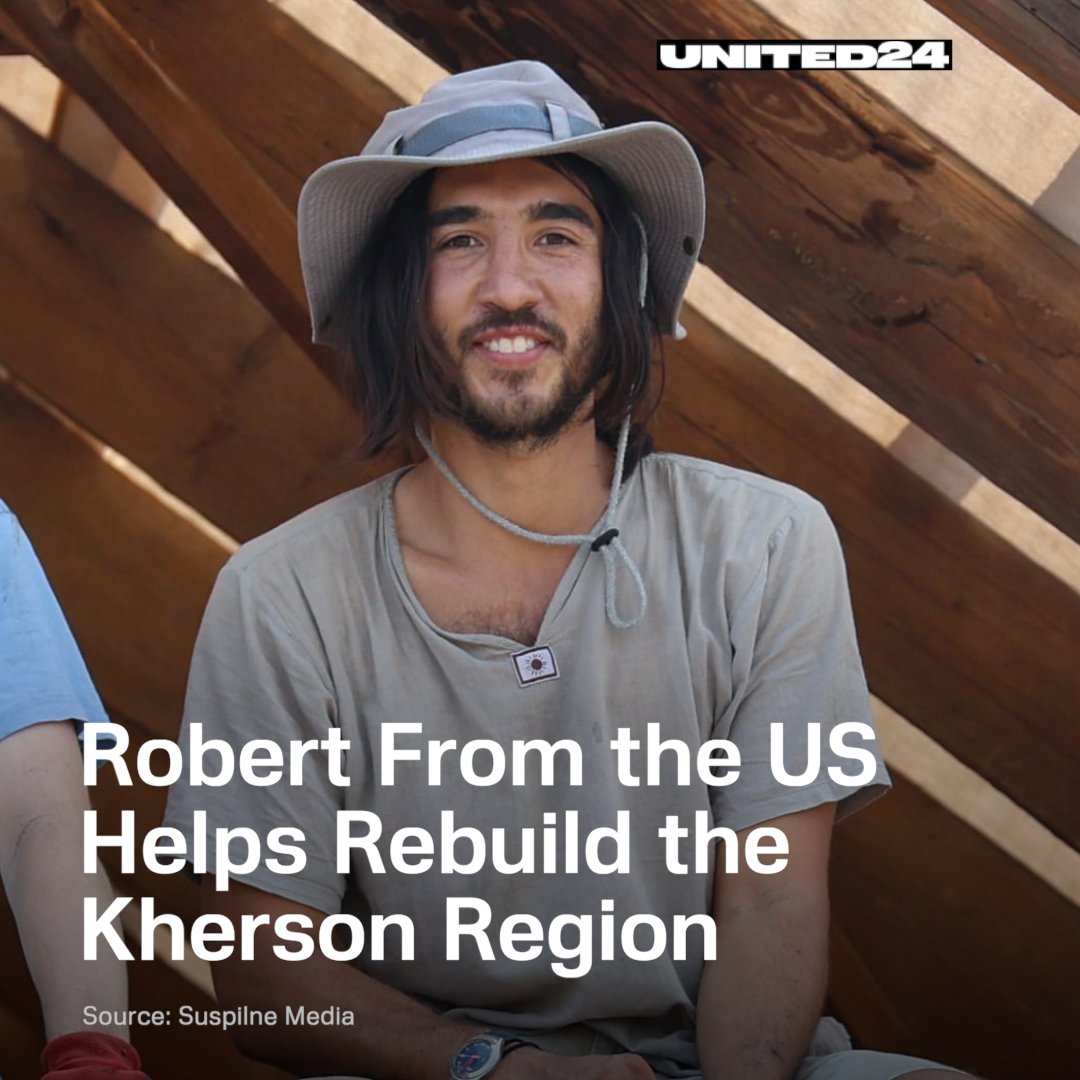 Robert Ryan came to Ukraine from the US to see how the war affects people. Having prior experience in construction, he joined volunteers who are rebuilding homes damaged by russia near Kherson🧵👇