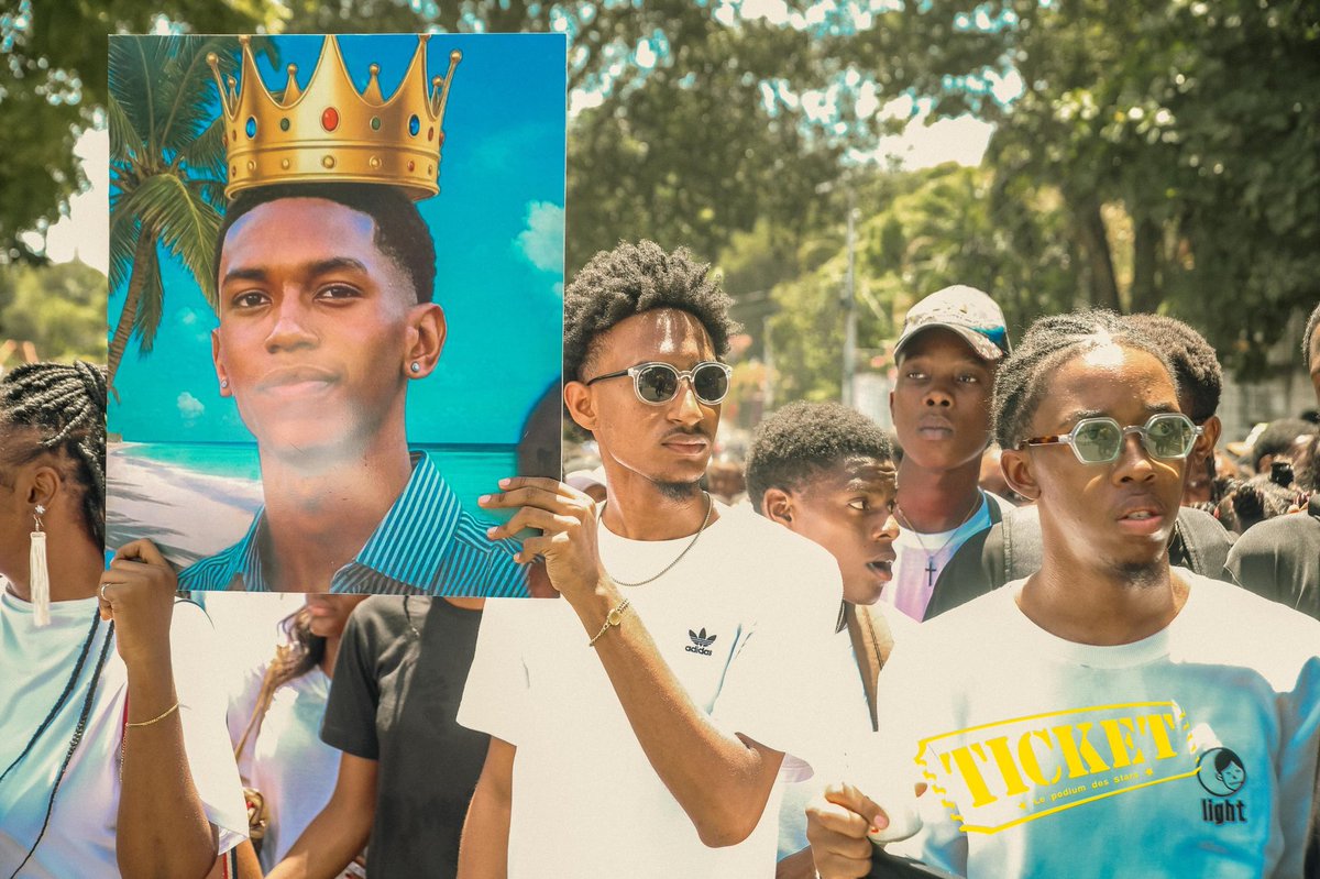 TICKETmaghaiti's tweet photo. Marche pacifique en mémoire de Zamy Wanderson : un cri contre la violence et pour la jeunesse

1/3 https://t.co/PbJQZRiFlj
