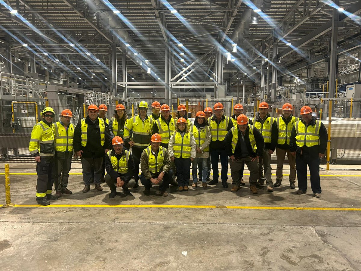 spforestales's tweet image. Agradecemos a @UPMUruguay , #LUMIN, AF y Völfer  por recibirnos en esta gira sectorial.

Acompañamos en esta recorrida a los senadores: @sergiobotana, @cdcamy,  Javier Gandolfo, @camboue, @tatisabini, @Anibal_Pereyra_  y por el @MGAPUruguay a Gastón Martínez y Leonardo Boragno.