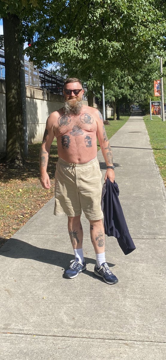 I’m sure this city has its problems, it’s the fourth largest city in North America, but my take is Toronto is absolutely fucking wonderful, everyone gets on, everyone seems happy, people are beyond polite, I’ve not been this contented for years. Even got the moobs out on Yonge St