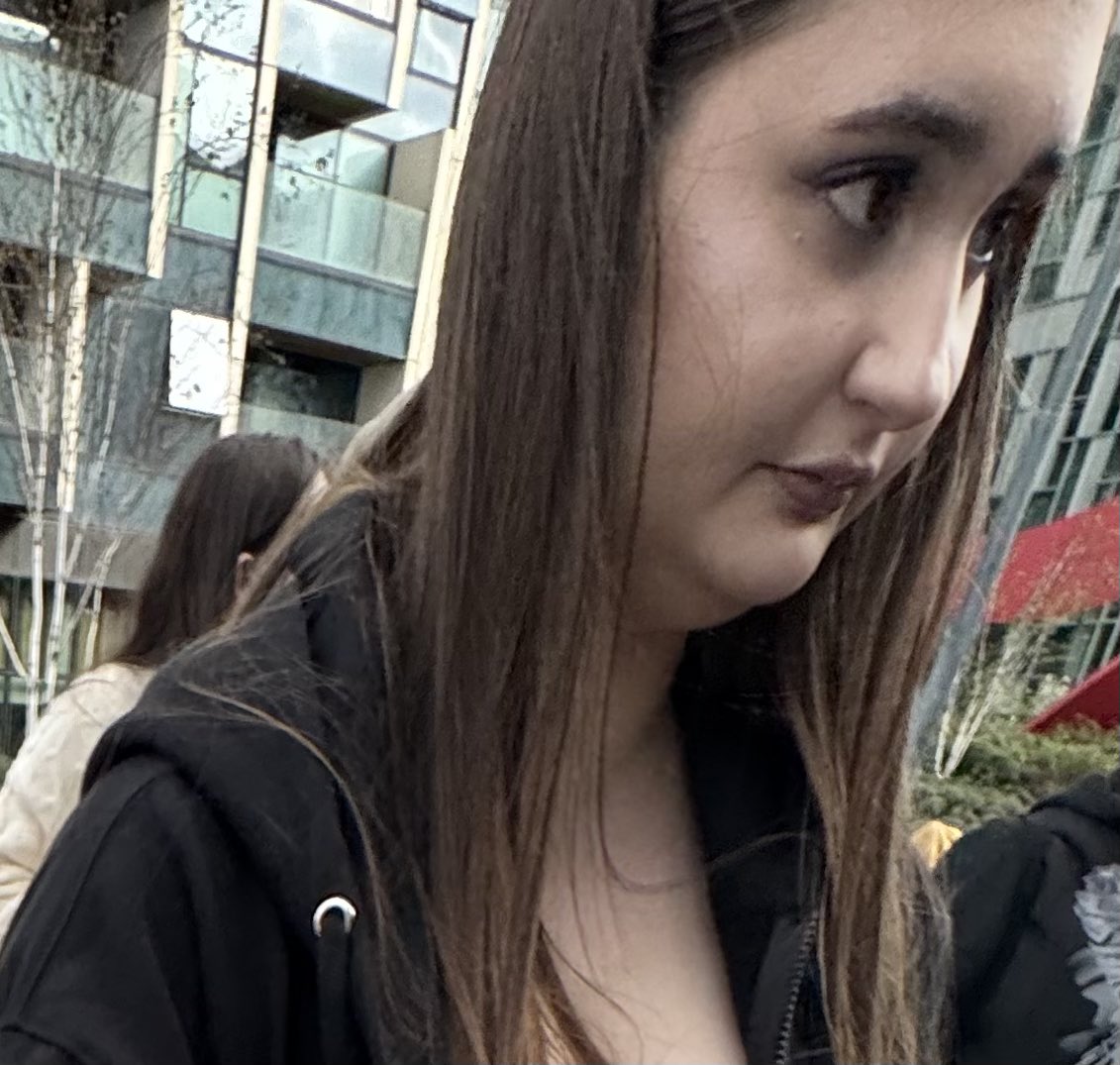 enhaxposeldn's tweet image. 🚨 PSA for ENHYPEN LONDON
 O2 VIP Line 🚨

Apparently we now have the “Line Leaders of the UK – Lana’s Elves” (Nikita and her crew) blessing us with their self-appointed authority. 😂

Here’s what they’ve been doing:
(Thread)

#ENHYPENLONDON #ENHYPEN #o2arena