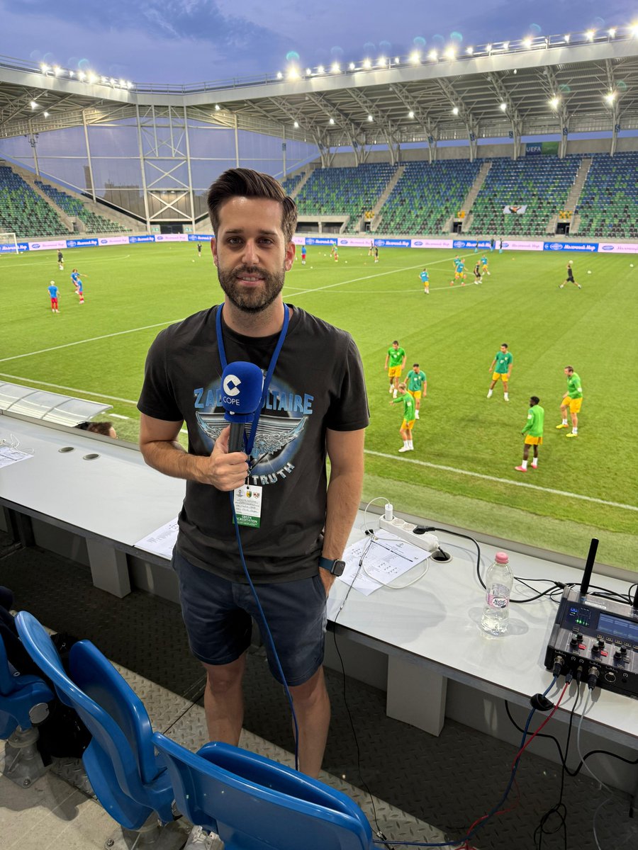 Tiempo de Juego (@tjcope) on Twitter photo 💥 ¡Comenzó en Hungría!
🇧🇾 NEMAN 0 - 0 RAYO 🇪🇸
➡️ Ida - Previa Conference League
#NemanRayo
📻 COPE Más Madrid | Cope.es | APP
🔴 YT youtube.com/watch?v=jaEO7Z…
🎙️ <a href="/CarlosGangaG/">Carlos Ganga Galiana</a>
🚀 <a href="/jcasquero/">Javi Casquero</a>
🇮🇱 <a href="/elias_israel/">Elías Israel</a>
🐒 <a href="/german_mansilla/">Germán Mansilla</a>
⚡️ <a href="/jheviam/">Jorge Hevia</a>
🐶 <a href="/rubenparratdj/">Rubén Parra</a> 💥 ¡Comenzó en Hungría!
🇧🇾 NEMAN 0 - 0 RAYO 🇪🇸
➡️ Ida - Previa Conference League
#NemanRayo
📻 COPE Más Madrid | Cope.es | APP
🔴 YT youtube.com/watch?v=jaEO7Z…
🎙️ <a href="/CarlosGangaG/">Carlos Ganga Galiana</a>
🚀 <a href="/jcasquero/">Javi Casquero</a>
🇮🇱 <a href="/elias_israel/">Elías Israel</a>
🐒 <a href="/german_mansilla/">Germán Mansilla</a>
⚡️ <a href="/jheviam/">Jorge Hevia</a>
🐶 <a href="/rubenparratdj/">Rubén Parra</a>
