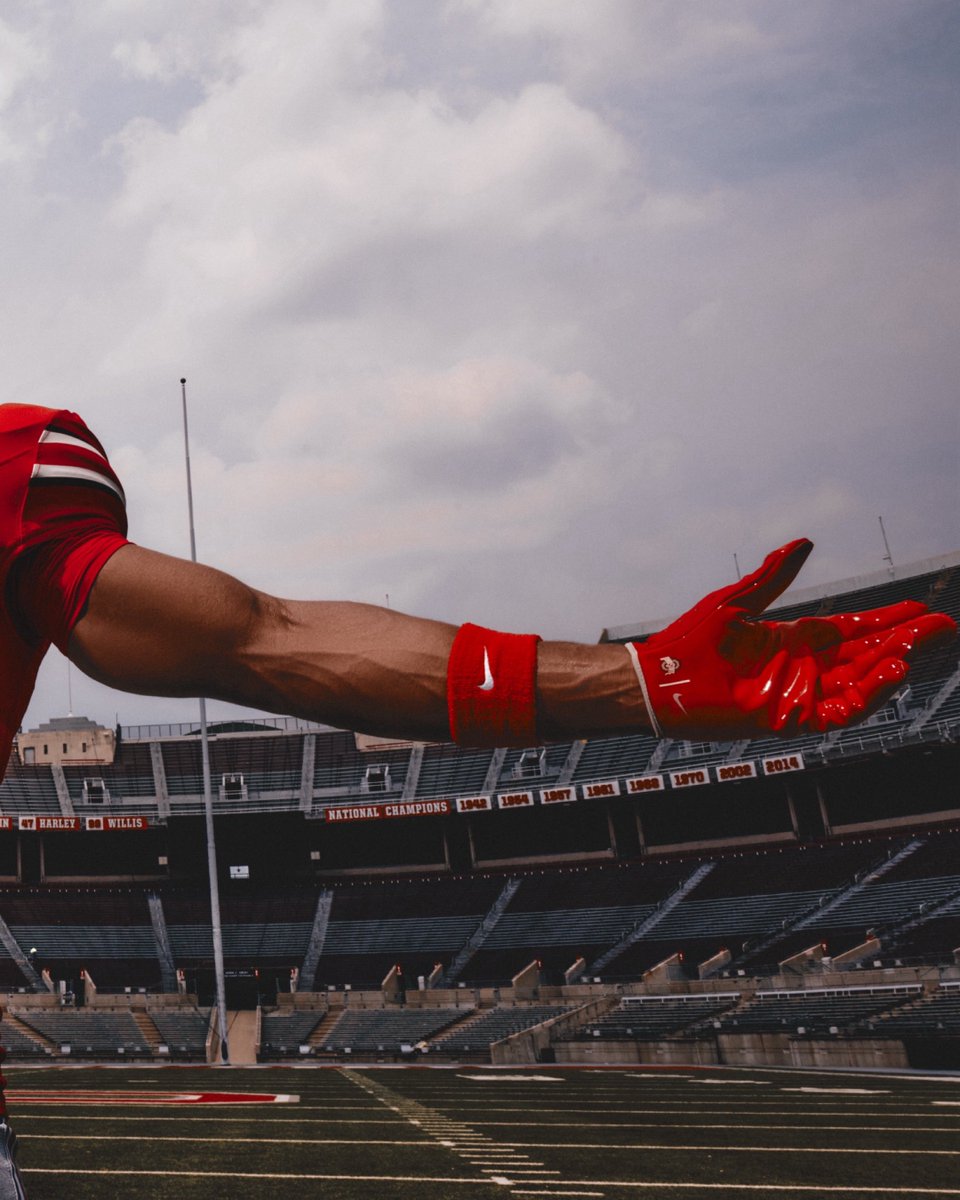 tayojr's tweet photo. when a fashion photographer shoots an athlete. 
endlessly grateful for the opportunity to work with @beatsbydre. amen. https://t.co/4MIuUIwc01