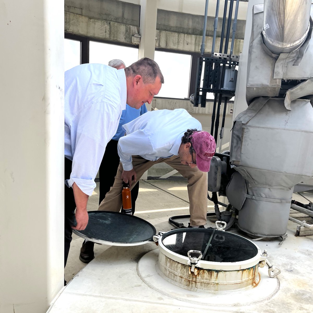 U.S. EPA New England Region (@eparegion1) on Twitter photo 💧 Ever wonder what you'd see looking into a vat on Deer Island?
 
#EPANewEngland Regional Administrator Mark Sanborn recently found out during a tour of the Massachusetts Water Resources Authority wastewater treatment facility on Deer Island!
 
#MWRA's dedicated staff work hard 💧 Ever wonder what you'd see looking into a vat on Deer Island?
 
#EPANewEngland Regional Administrator Mark Sanborn recently found out during a tour of the Massachusetts Water Resources Authority wastewater treatment facility on Deer Island!
 
#MWRA's dedicated staff work hard
