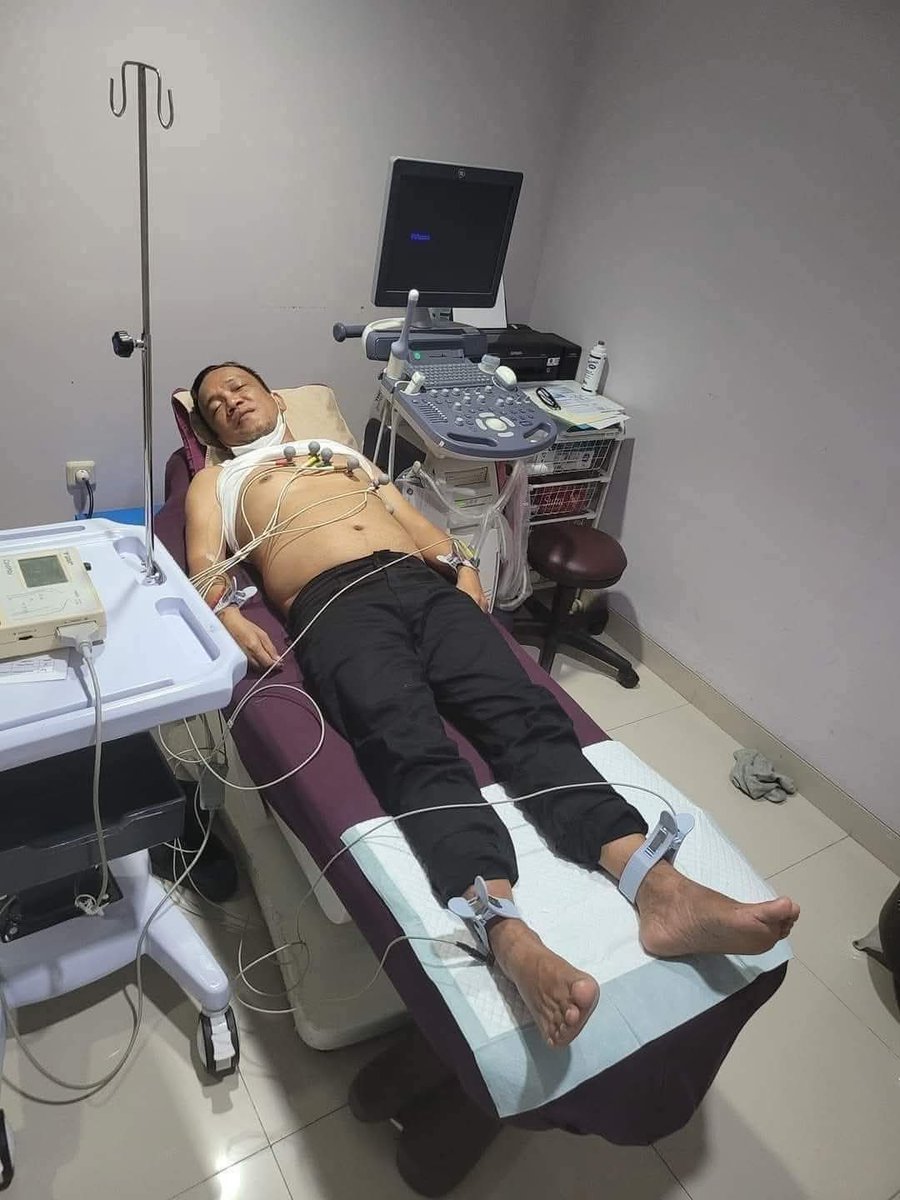 <a href="/Tan_Mar3M/">M3</a> Kawan sesama penjilat,jd pejabat korupsi dan ketahuan tangkap tertangkap tangan pura-pura mampus,ini mental pejabatmu Pak <a href="/prabowo/">Prabowo Subianto</a>